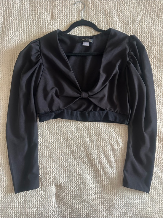 Laura Byrnes Tops - Laura Byrnes Pinup Girl long sleeve crop blouse